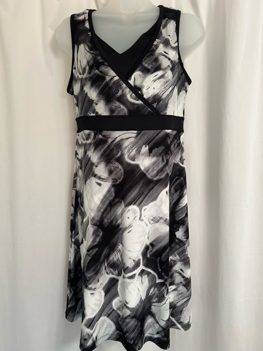 tek gear Black and White Sleeveless Floral Leisure Dress with DryTek